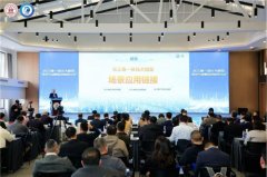 正在连结响应速度显著优于通用大模子的